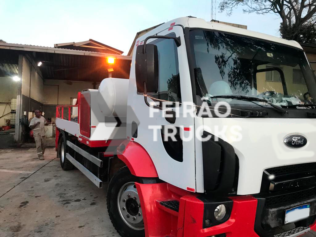 Ford Cargo 1317 - Bomba Schwing SPL1000 - ano 2012