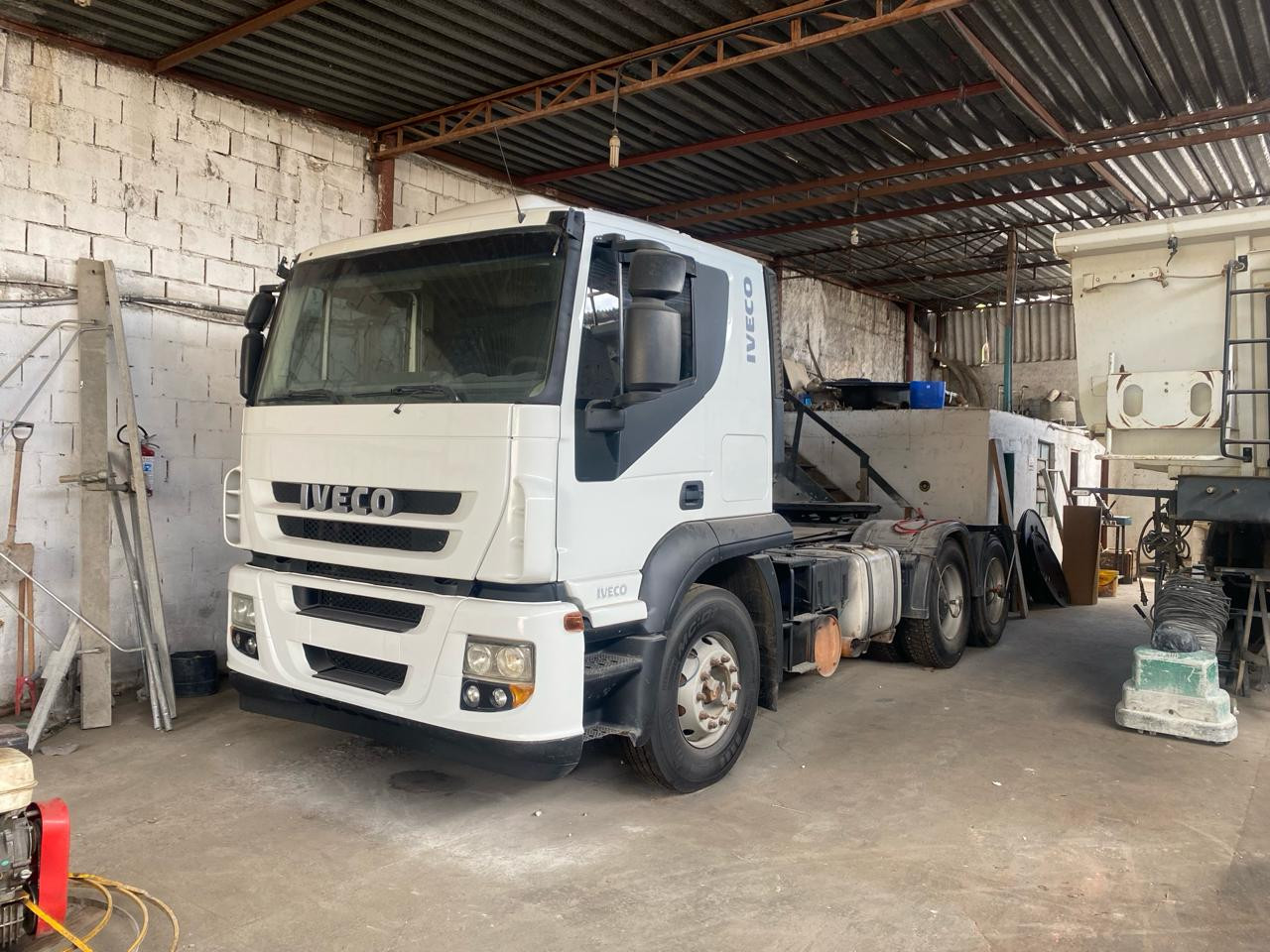 Iveco 410 ano 2012 Carreta Fachini 25 metros Ano 2014