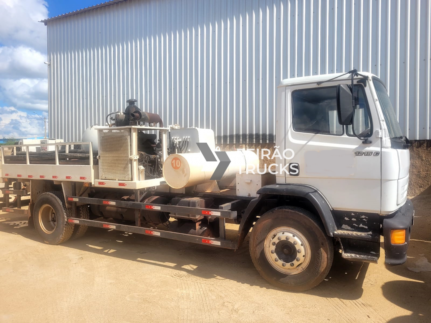 P401 Ano 2010 Caminhao ano 2001
