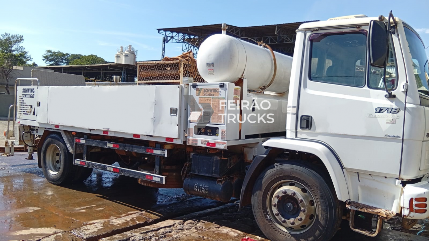 Bomba 2021 spl 1000 mosca branca  Caminhão 1718 ano 2010 Mercedes