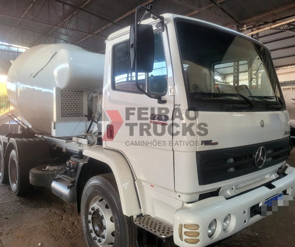 CAMINHÃO BETONEIRA MERCEDES 2726 - ANO 2009 BETONEIRA LIEBHERR 8M