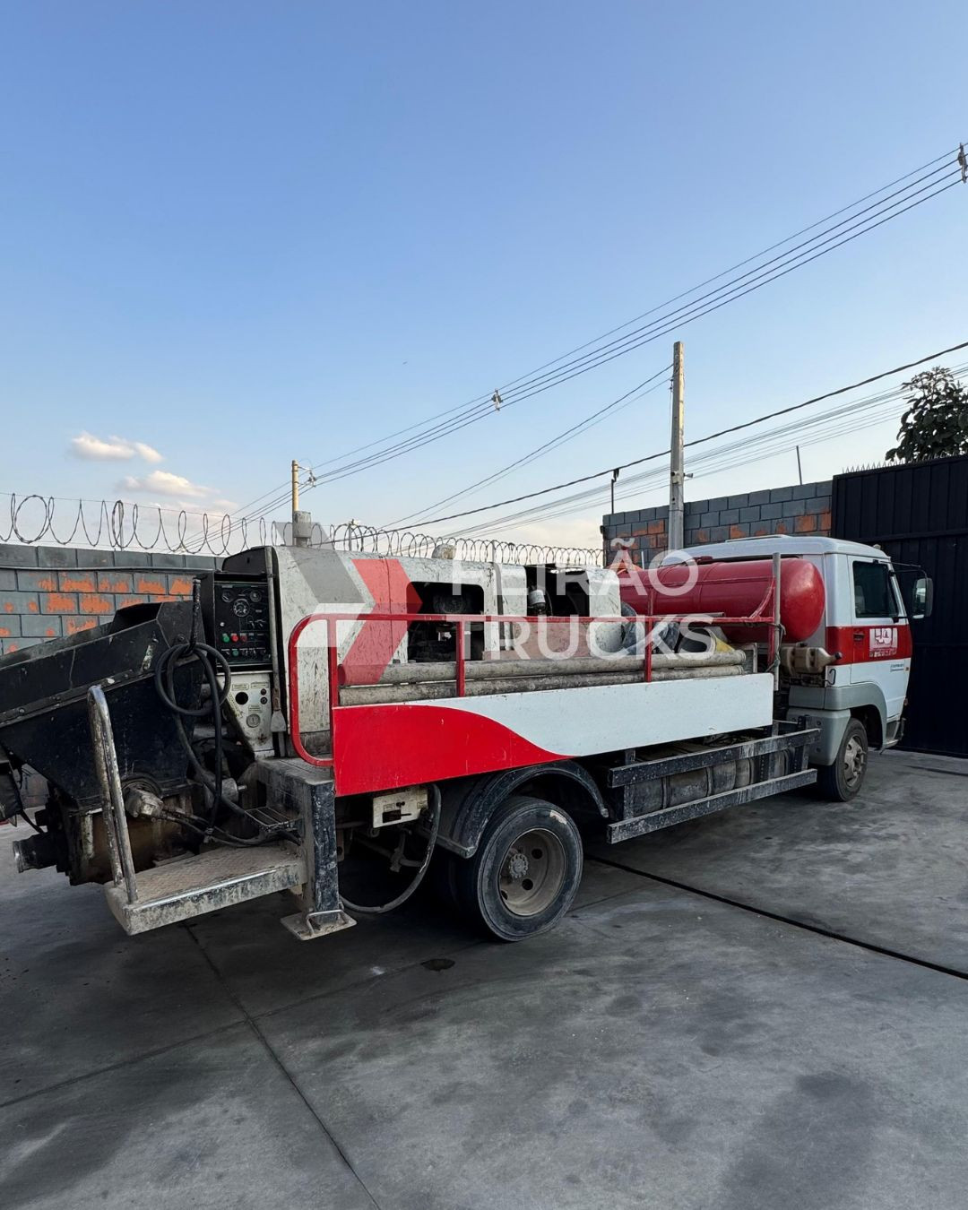 Bomba Schwing SPL500 ano 2011 - Caminhão Volkswagen 8150 ano 2011