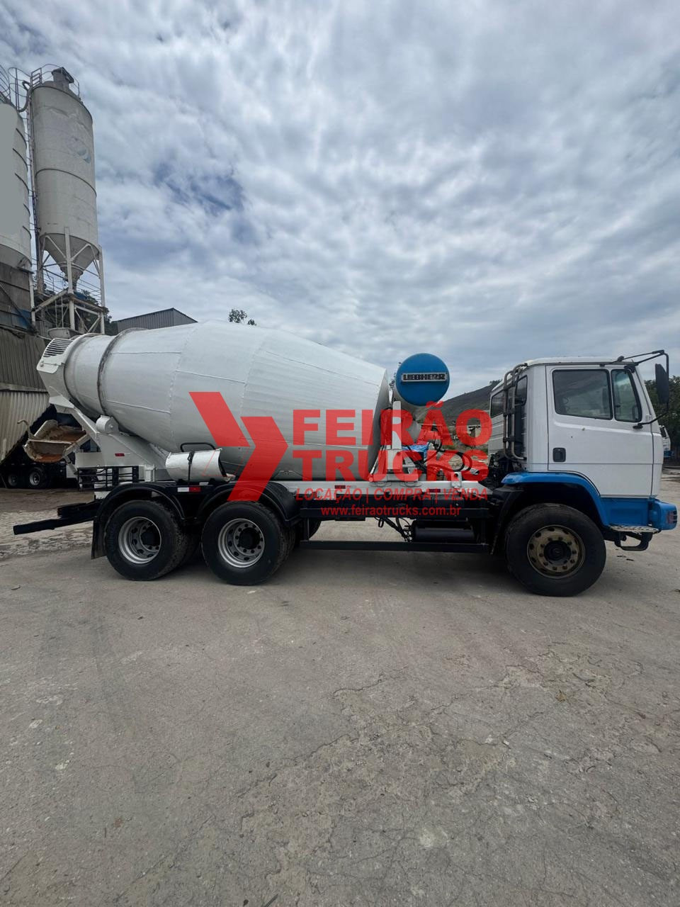 Caminhão Betoneira Mercedes 2726 - Ano 2010 e 2011 - Betoneira Liebherr 8M