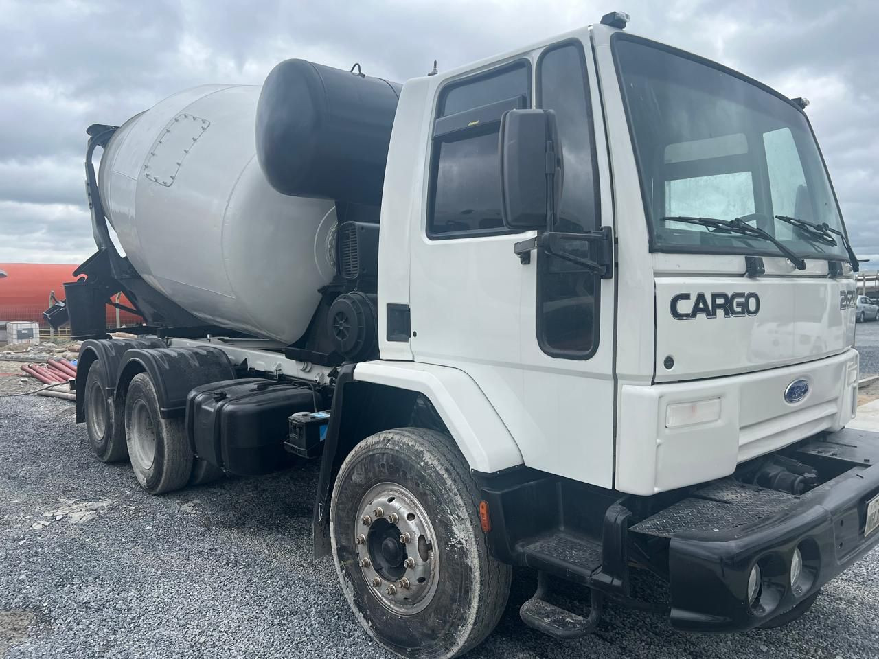 Caminhão Betoneira Ford Cargo 2622 - Balão Siti 8M - Ano 2005