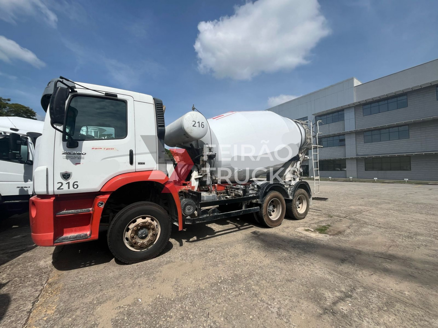 Caminhão Betoneira Volkswagen 26.280 - Balão Liebherr 8M - Ano 2020