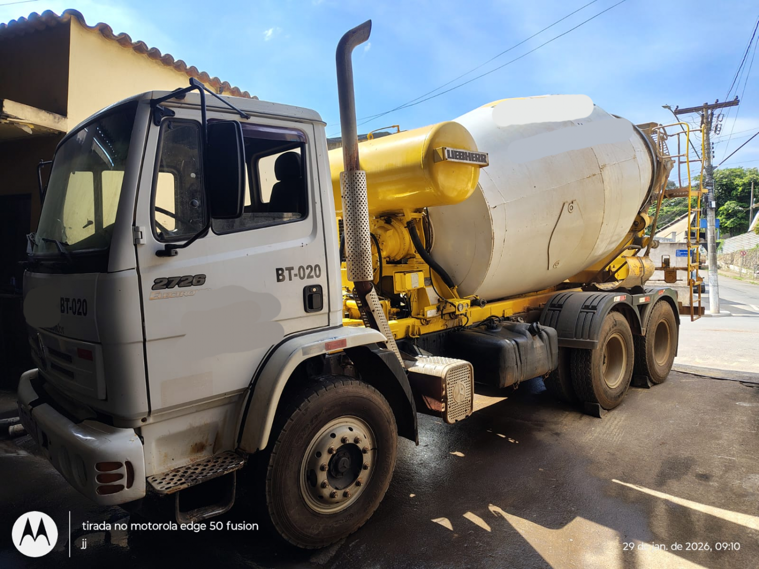 Caminhõa Betoneira Mercedes 2726 - Balão Liebherr 8 M - Ano 2010